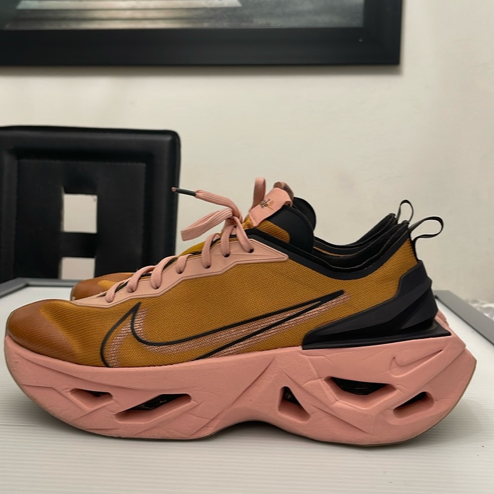 NIKE ZOOM X VISTA GRIND GOLD RUNNING SNEAKERS WOMENS SIZE 9.5